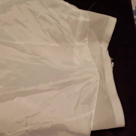 David's bridal slip for wedding dresses - Picture 3 of 7